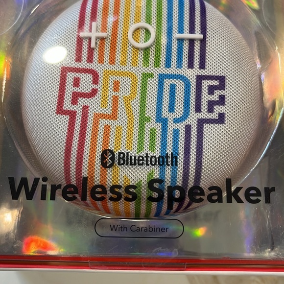 New in Box Colourways Pride small round personal bluetooth wireless speaker - Picture 2 of 7